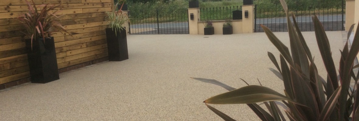 Resin Driveway in Pearl Quartz with Tegula Edgings