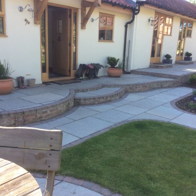 Antique Style Yorkshire Paving with Deco Setts, Golden Gravel and New Turf