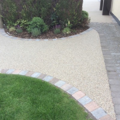 Planting, with Mozak Lawn Savon Versuro Paving wuth Argent Slab Edging Cobble Sett, Semi Circle Patio in Different Colors and Textures