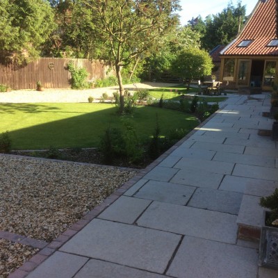 Antique Style Yorkshire Paving with Deco Setts, Golden Gravel and New Turf