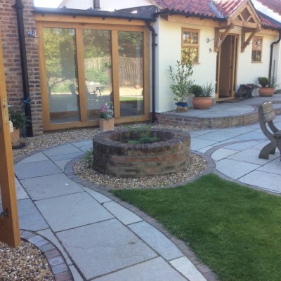 Antique Style Yorkshire Paving with Deco Setts, Golden Gravel and New Turf